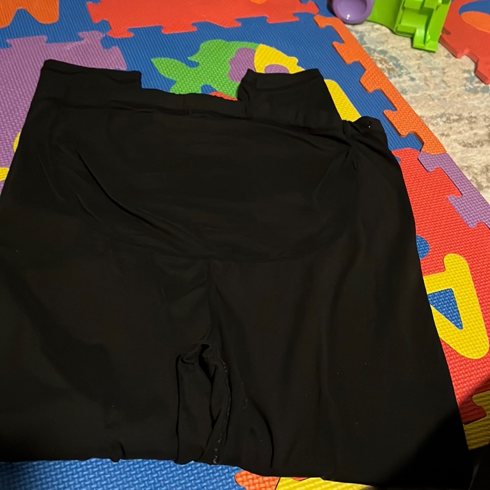 Super soft maternity leggings. size large